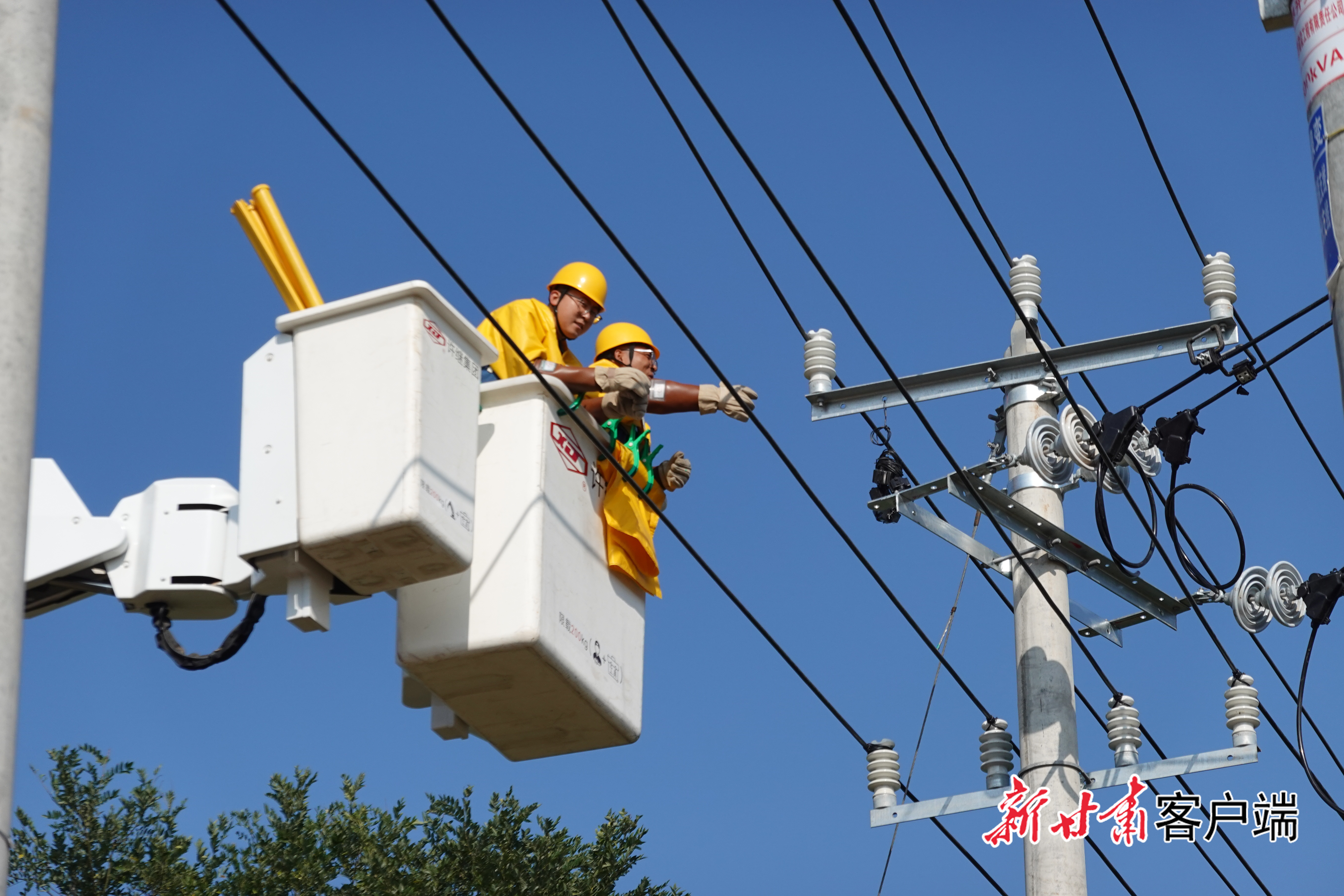 9月22日，庆阳“东数西算”国家级零碳和绿电聚合双园区建设正酣。新甘肃&middot;甘肃日报通讯员　徐远