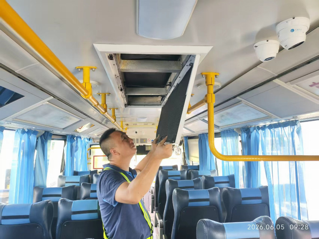 14e7e062d1c75bfb817f43276d211604447404814963d5288fd225d8221ae126