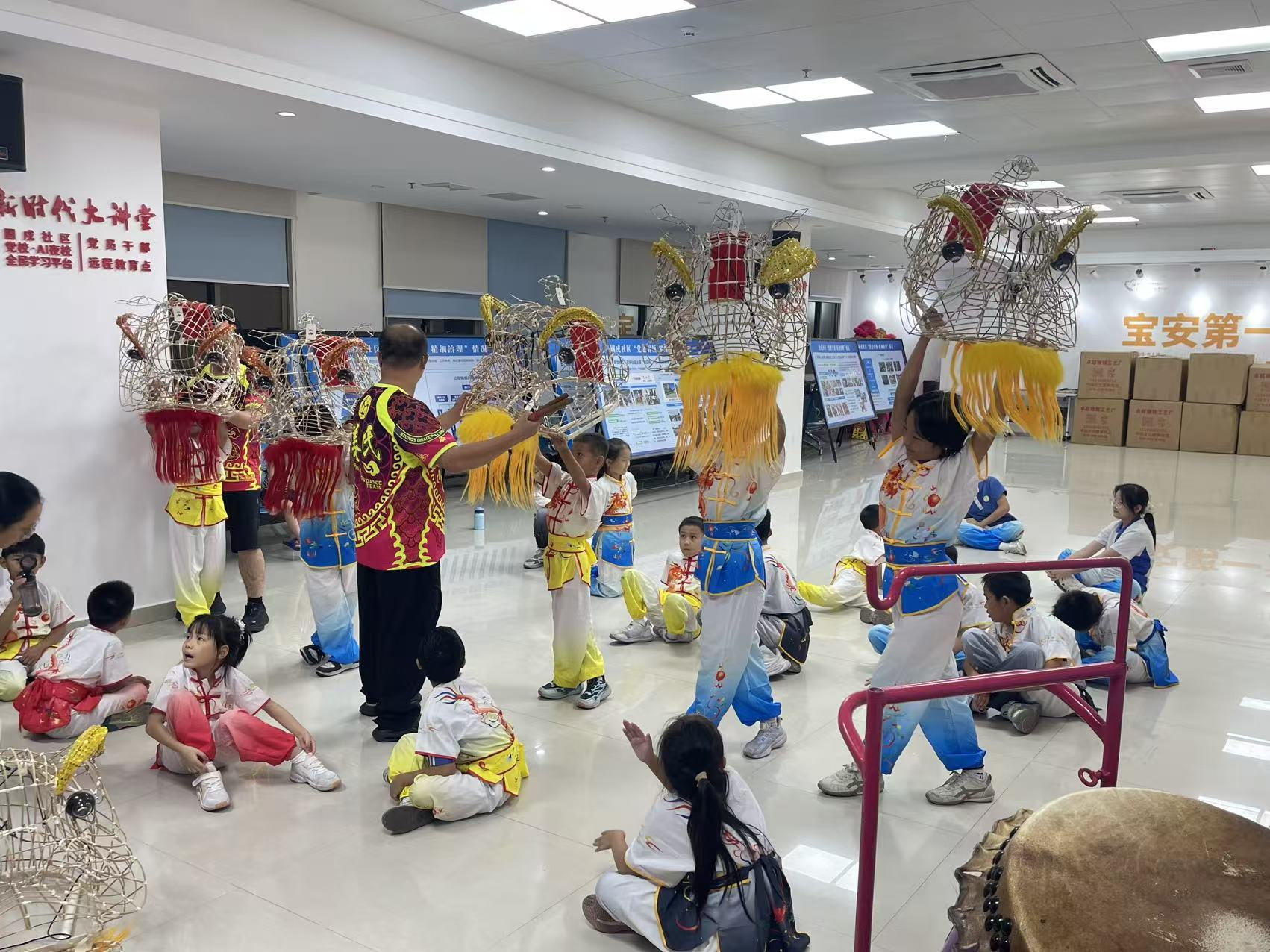 非遗醒狮进社区 少年传承庙会文化——固戍社区"非遗醒狮,少年传承"青少年舞狮体验课程启动