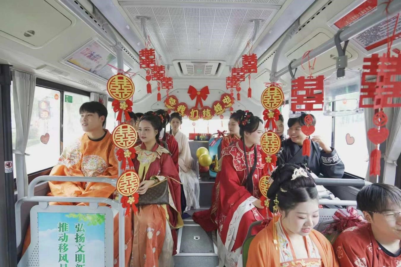 新风润荆楚 婚俗启新篇——天门举办集体婚礼倡导文明节俭婚嫁新风