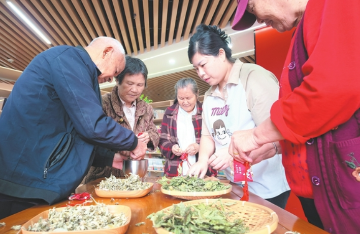 共青城：非遗进社区（图）